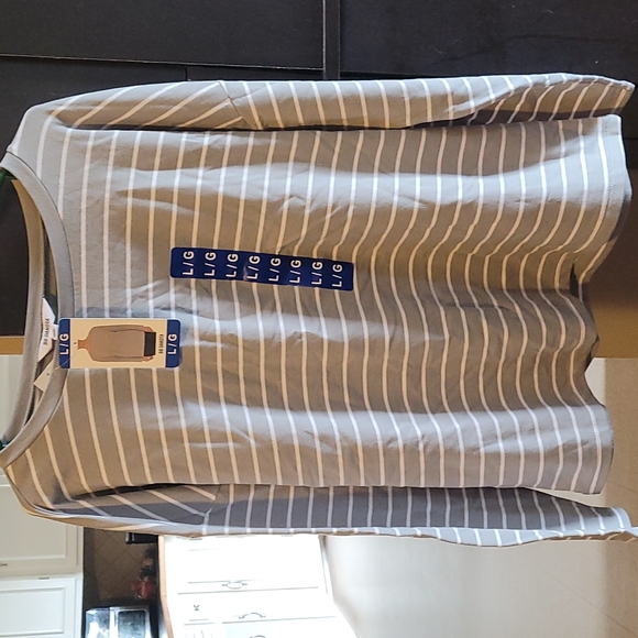 Womens size large top - Picture 1 of 2